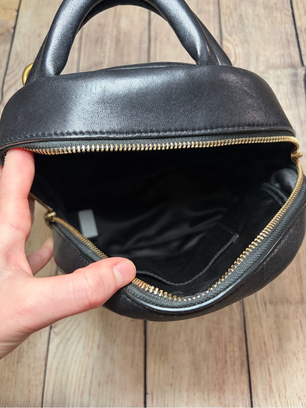 Henri Bendel 712 Backpack - Picture 8 of 11
